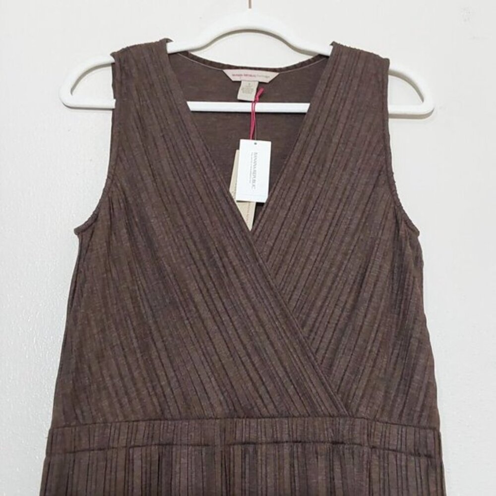 Banana Republic NWT Sleeveless V-Neck Pleated Knit Dress Work/Office/Casual - S - Picture 3 of 8